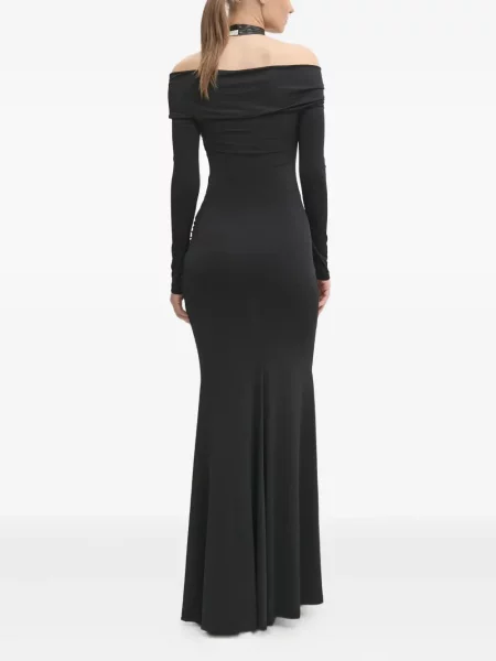 Rochie maxi Chiara Ferragni cu umerii deschiși lungă de costum negru