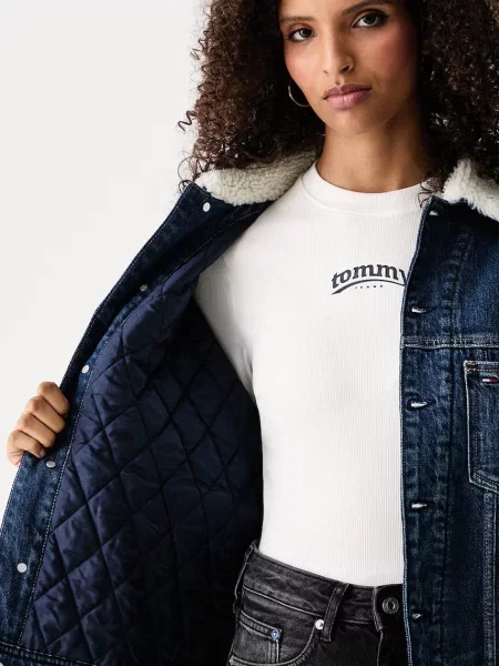 Tommy Jeans преходно яке дамско от деним синьо