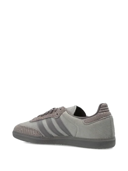 Top Adidas cu dungi cu broderie roșu