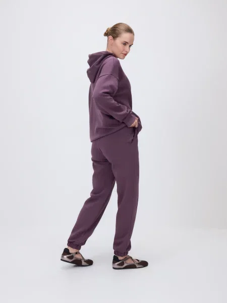 Reserved Спортивні штани з відстрочкою темно-фіолетовий фіолетові