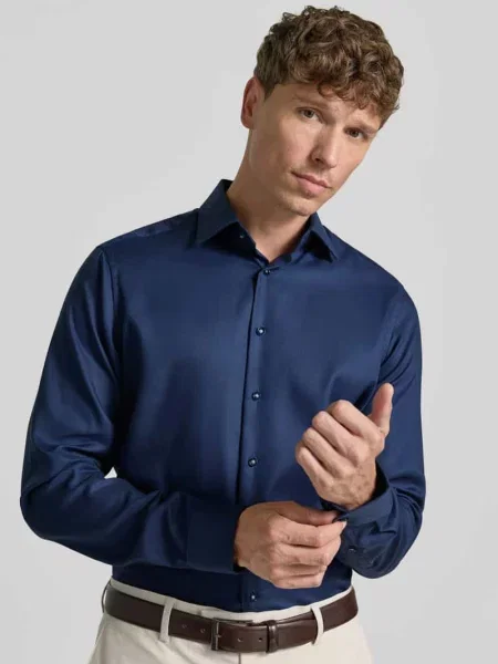 Koszula o kroju slim fit biznes z bardzo długim rękawem Christian Berg Men granatowa