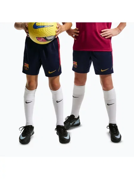 Gyerek futball rövidnadrág Nike FC Barcelona Strike blackened blue/noble red/mineral yellow. Méret: XL piros