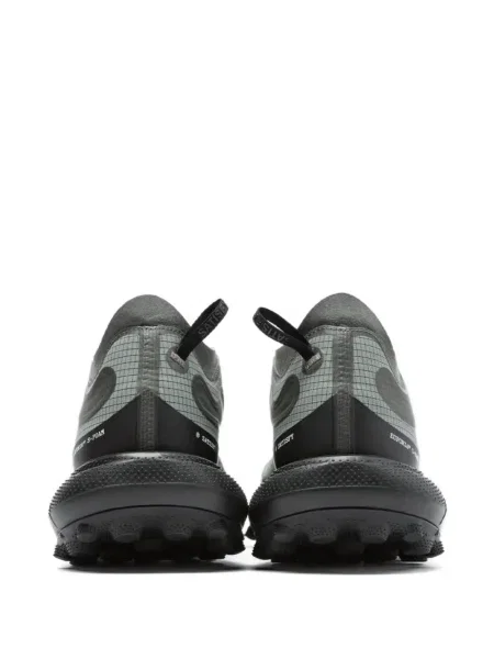 Sneakerși Satisfy plasă gri