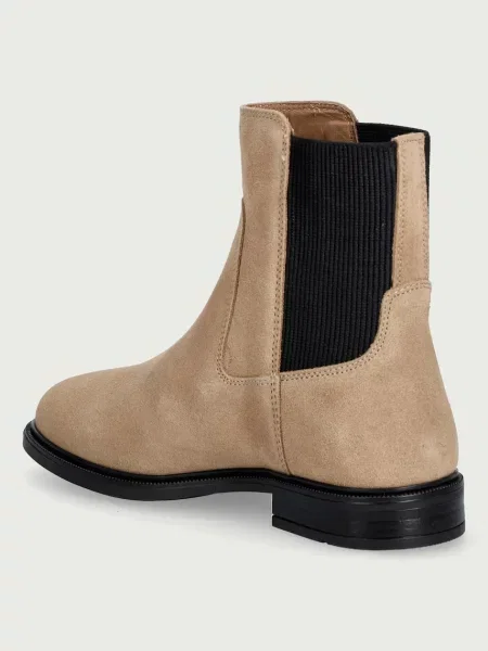 Tommy Hilfiger боти челси дамски от велур ENAMEL FLAG SUEDE ANKLE CHELSEA бежово