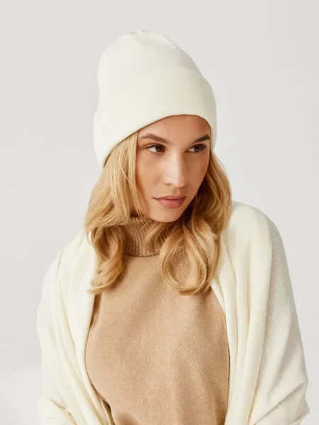 Vunena kapa Ander bijela