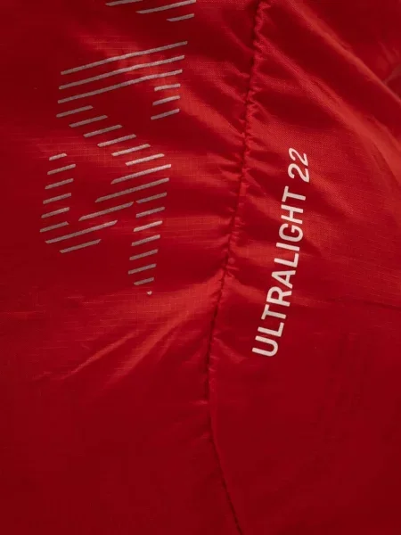 Olcsóbban. Salewa Ultrakönnyű 22 l lángos nappali hátizsák. Méret: 22 l piros
