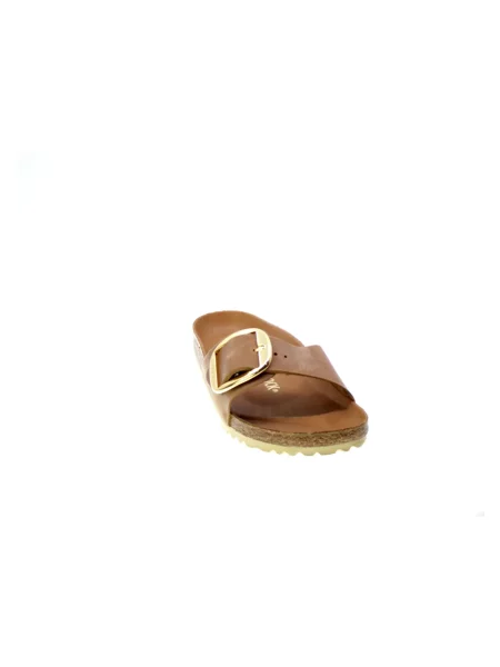 Klapki Birkenstock skórzane na sprzączkę na płaskim obcasie brązowe