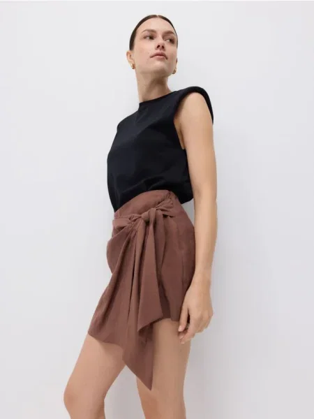 Pantaloni scurți Reserved maro