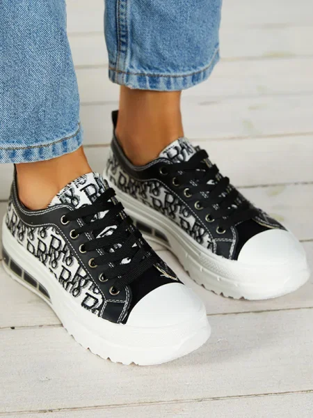 Sneakerși Resti cu platformă negru