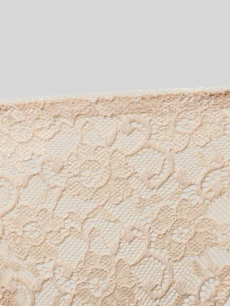 Stringi z półprzezroczystego materiału model ‘AMOURETTE’ Triumph beżowe