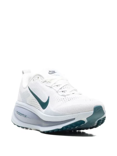 Sneakerși Nike Zoom cu decolteu în V negru