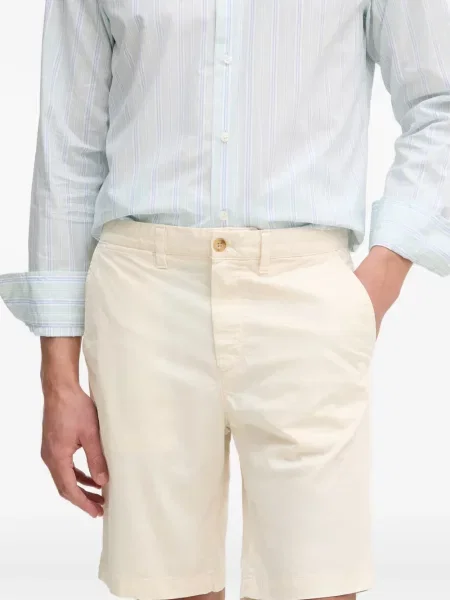Chino панталони Gant с автограф
