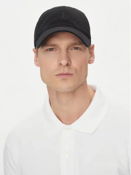 Kapa s šiltom Calvin Klein z vezenjem črna