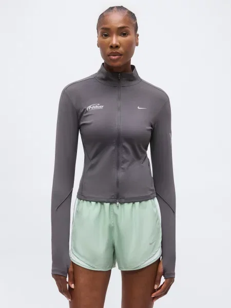 NIKE Tréningová bunda SWIFT sivá / svetlosivá čierna