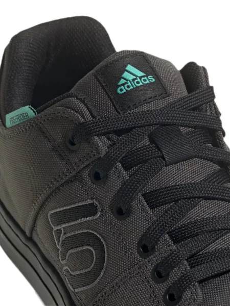 Sneakerși Adidas UltraBoost de cristal din canvas alergare alb