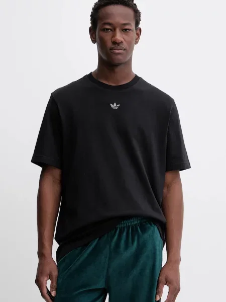 Тениска adidas Originals Face GFX с изчистен дизайн черно