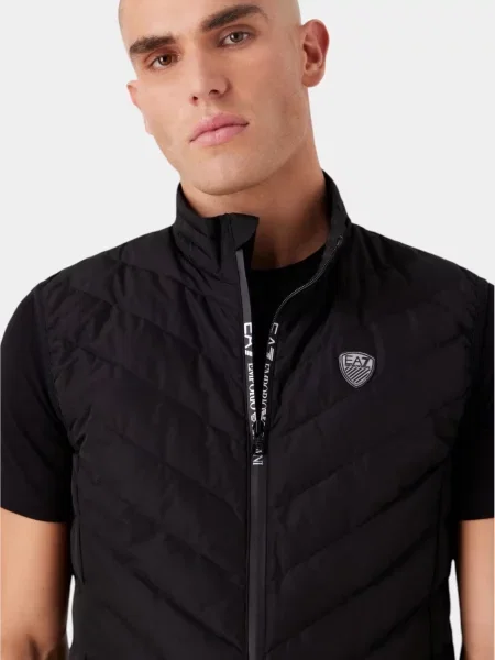 Пуховий жилет Ea7 чорний