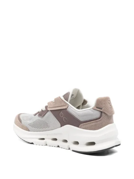 Sneakerși On gri
