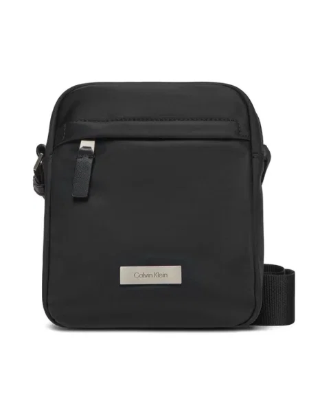 Geantă crossover Calvin Klein Sleek Reporter negru