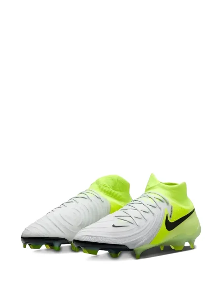 Pantaloni scurți Nike cu imagine din fleece alb