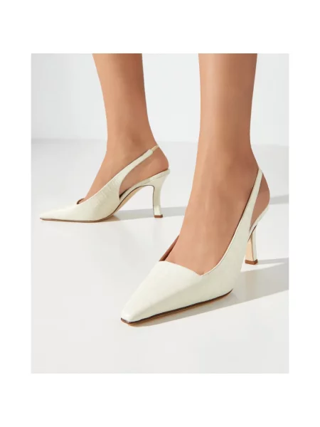 Czółenka Manolo Blahnik skórzana beżowa