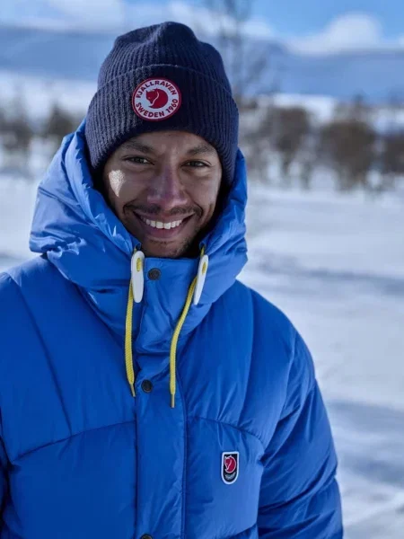 Vlněná čepice Fjallraven Logo tmavomodrá z husté pleteniny
