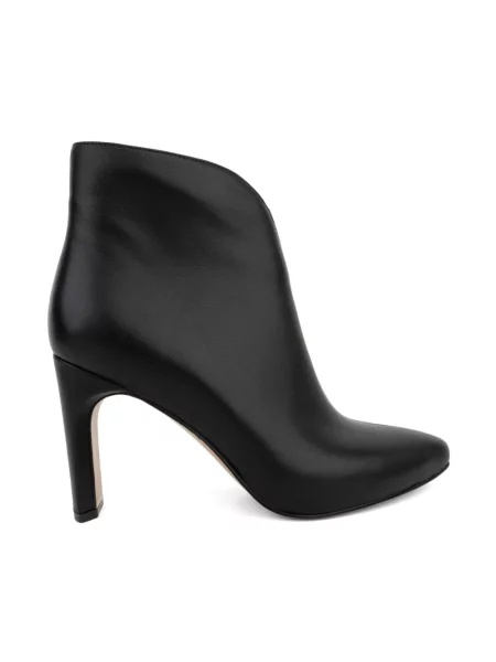 Buty do kostki Adrianna Feretti zamknięte noski czarne