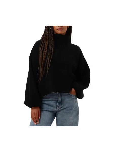 Krótki sweter Gestuz czarny