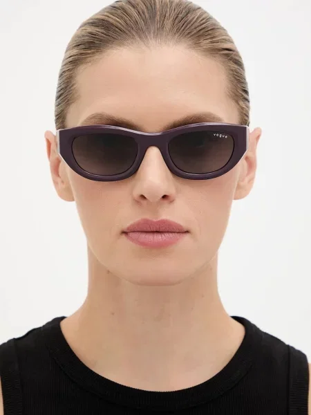 Солнцезащитные очки Vogue