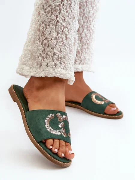 Japonke S. Barski s cekini brez pet kaki