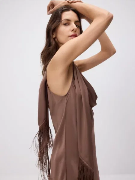 Reserved Асиметрична блузка з шаликом сіро-коричневий коричнева
