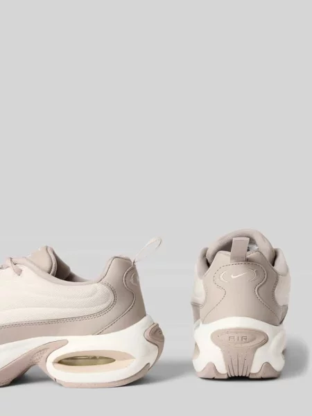 Sneakersy z naszywką z logo model Air Max Portal' Nike beżowe