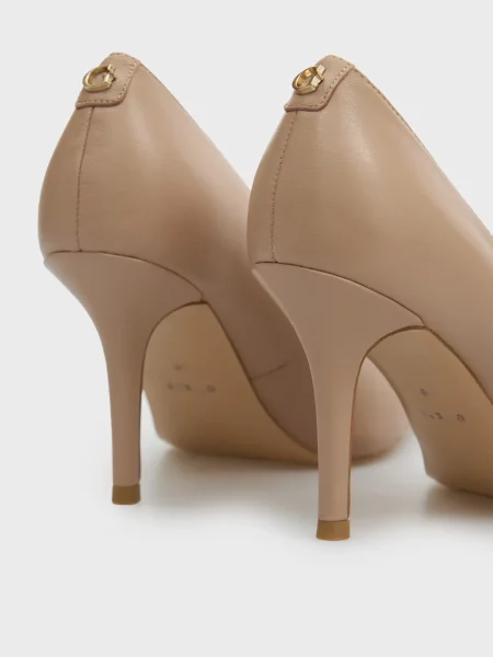 Кожаные туфли Guess бежевые