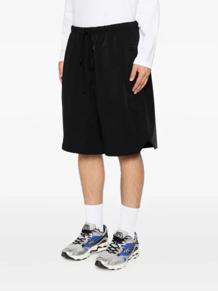 Hímzett rövidnadrág Fear Of God Essentials fekete