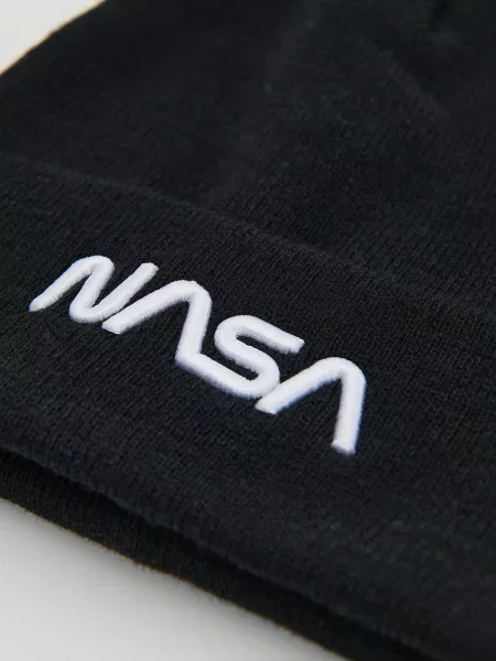 Шапка Reserved черная