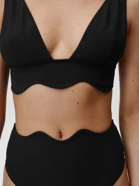 Undress Code biustonosz kąpielowy Bardot Bikini Top miękka miseczka czarny