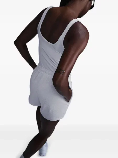 Dzianinowa koszulka Nike o krotszym kroju garniturowa szara