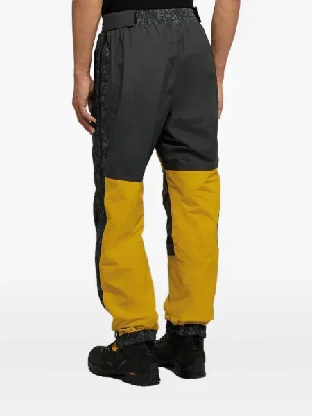 Pantaloni The North Face negru