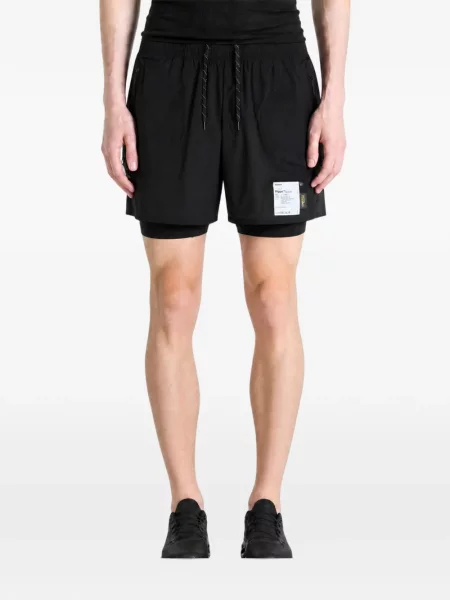 Pantaloni scurți Satisfy negru
