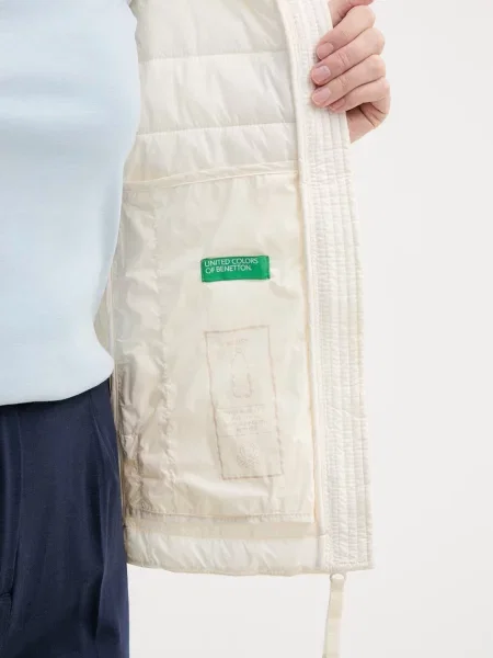 United Colors of Benetton преходно яке бежово