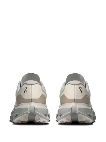 Sneakerși On plasă