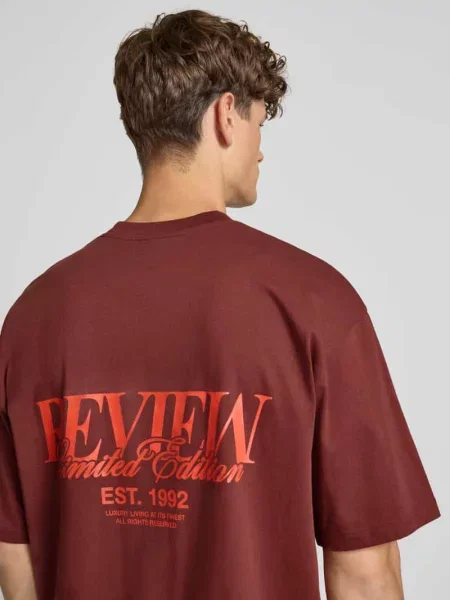 T-shirt z obniżonymi ramionami Review