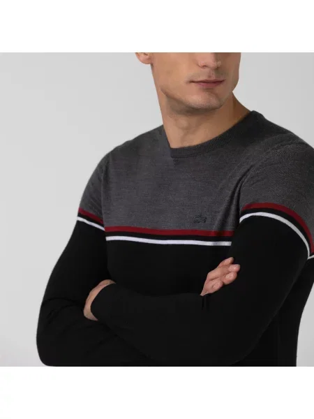Свитер Lacoste черный