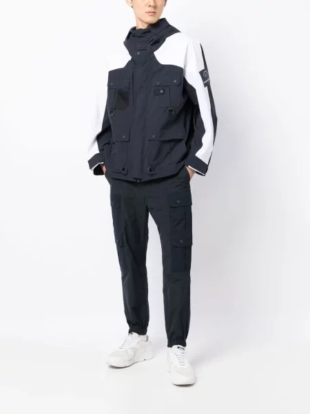 Striukė White Mountaineering su gobtuvu balta