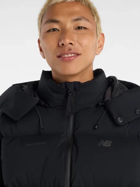 Пуховик New Balance черный