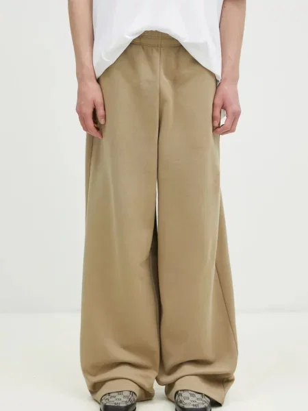 VETEMENTS pantaloni de trening Oval Logo neted bej