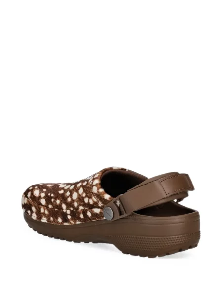 Papuci Crocs cu imagine cu bretele maro