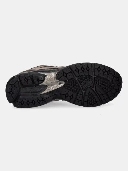 Sneaker New Balance barna