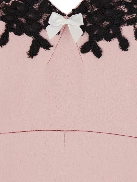 Rochie mini Markgong din dantelă cu gât halter roz