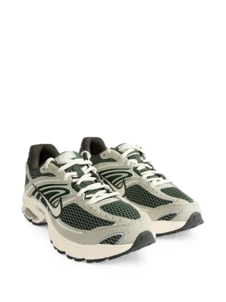 Με τιράντες sneakers Nike Vomero σουέντ λευκό